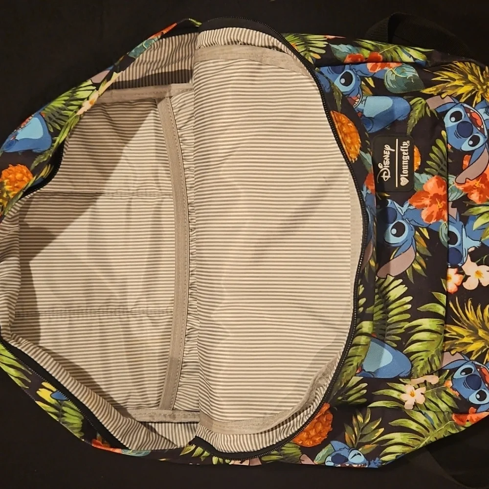 Disney Loungefly Stitch Pineapple Large Size Backpack‎